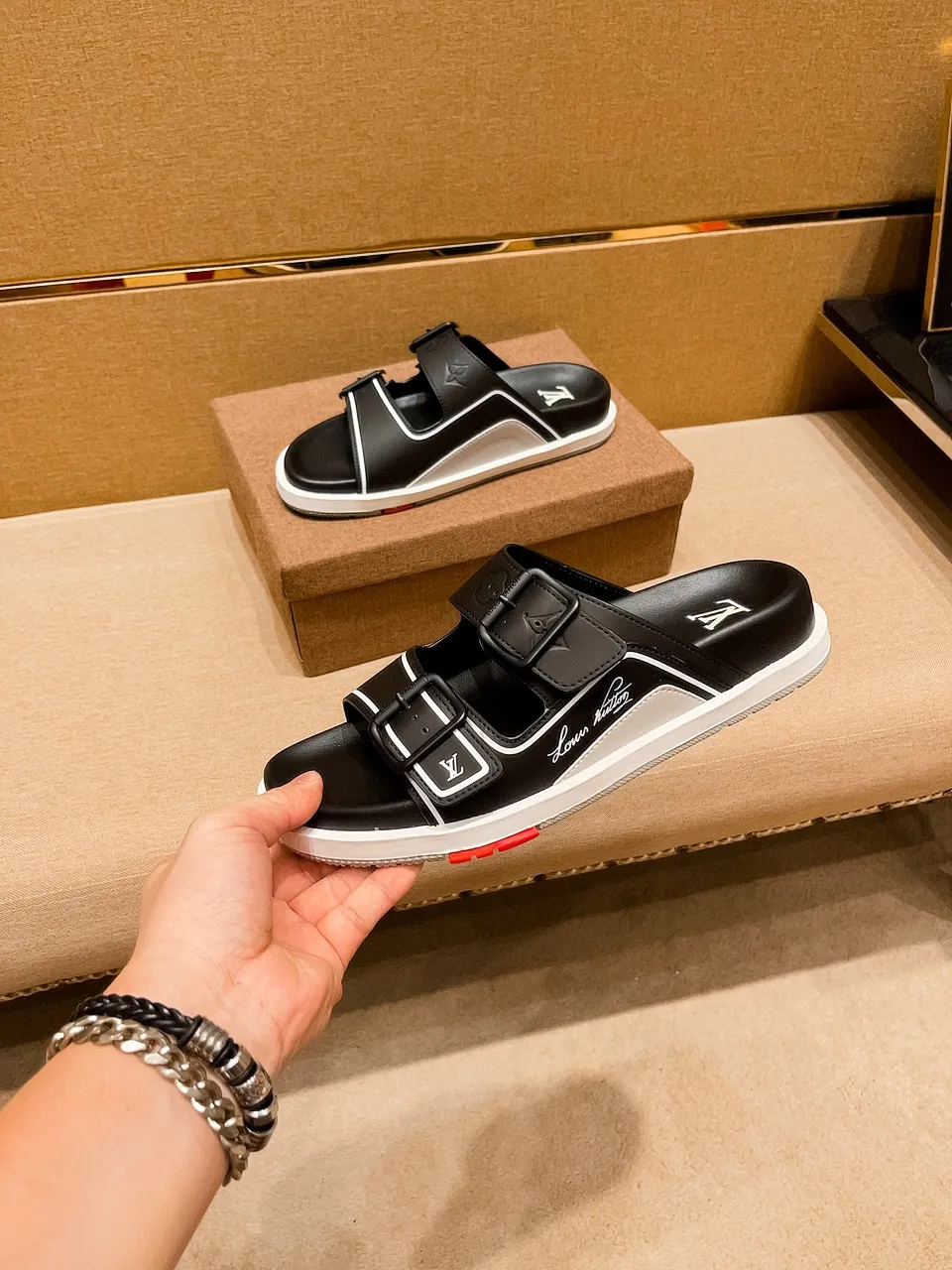 Men's shoes 💰 380 💰 New model on the market 🔥 [LV 🔥 Slippers] High-end 1:1 mold customization of first-layer cowhide, original upgraded version of the outsole, lighter and non-slip. The market's top quality, fashionable and trendy, versatile and popular, simple yet tasteful, a must-have for fashionistas, exuding a fashionable and casual atmosphere, fashion is at your feet, full of confidence, the same style at the counter 👍The season of spring and summer slippers is here, they are super beautiful to wear, 38-44, multiple colors available🔥